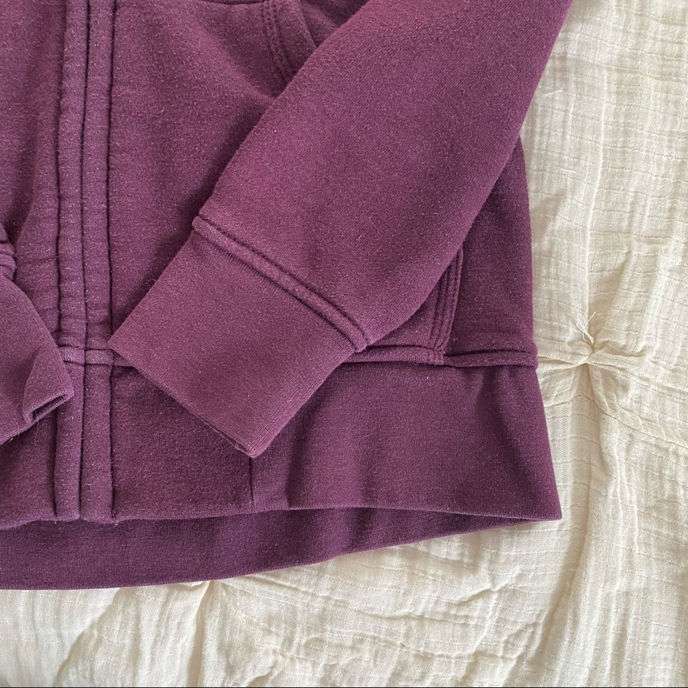 EUC 🌾 Carhartt Burgundy Zip Up Sweatshirt - Picture 3 of 6
